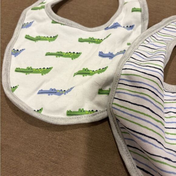Colorful Baby Bib Set with Fun Designs - Picture 3 of 5
